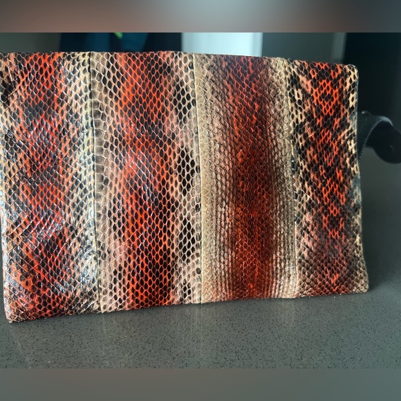 Snake skin clutch by Anya Hindmarch - Picture 2 of 5